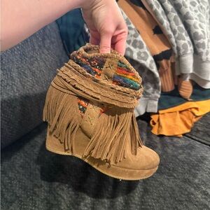 Fringed Tan Wedge Boots with Multicolor Accents